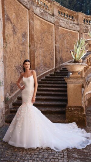 Vestidos de novia de Veni Infantino 63203 flores 3d