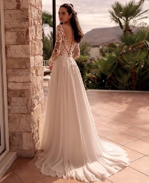 Vestido de novia corte A Demetrios L1209 con manga larga - Imagen 2